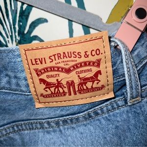 Levi’s - Medium Wash ‘94 Baggy Style Wide Leg Jeans